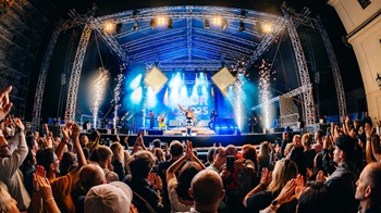 Queenielitomyslnaturne25