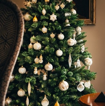 pribehstromeloucen23