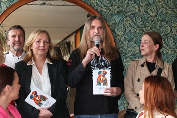 vanovakrestknilask26